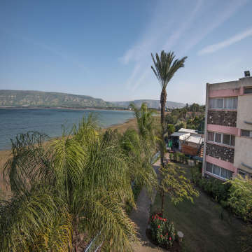 אוהלו - תמונה 1