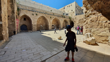 The Hospitallers in Acre