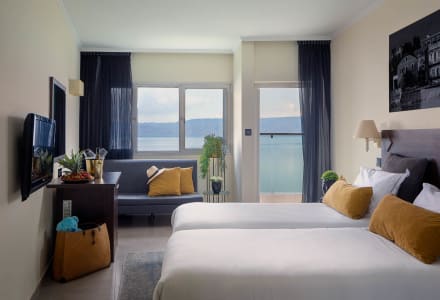 סופריור המשקיף לכנרת