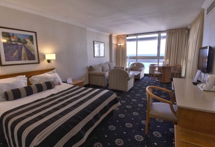 ג'וניור סוויטה עם נוף לים ומרפסת 