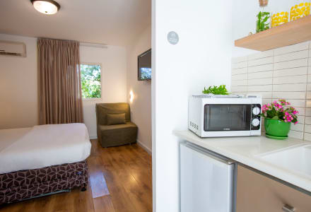 סטודיו משפחתי עם יציאה לגינה