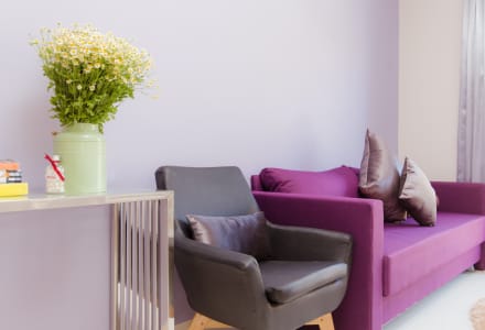 דירת דיזיינר חדר שינה וסלון עם מרפסת