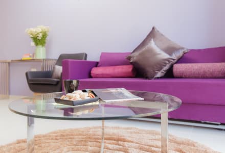 דירת דיזיינר חדר שינה וסלון עם מרפסת