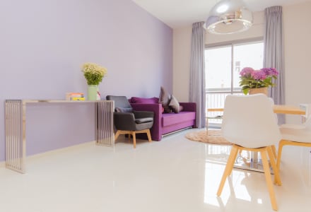 דירת דיזיינר חדר שינה וסלון עם מרפסת