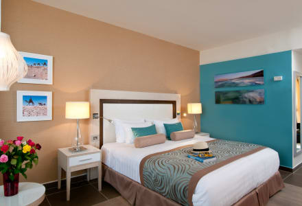 חדר אקסקיוטיב גן עם בריכה