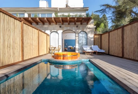 סוויטה ג'וניור עם בריכה פרטית טרסה עליונה