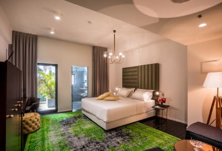 חדר עם מרפסת גן