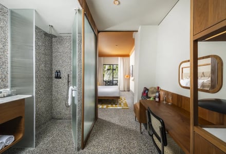 חדר משפחה עם יציאה לגינה