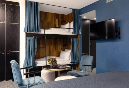 חדר עם מיטה קומתיים