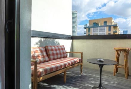 חדר קלאסי עם מרפסת