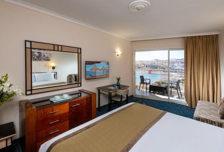 חדר סופריור פונה לים קומה גבוהה 