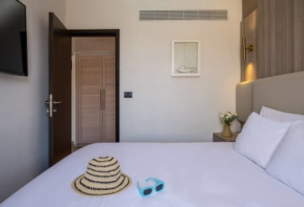 סוויטה ג'וניור גן פונה למרינה עם ג'קוזי