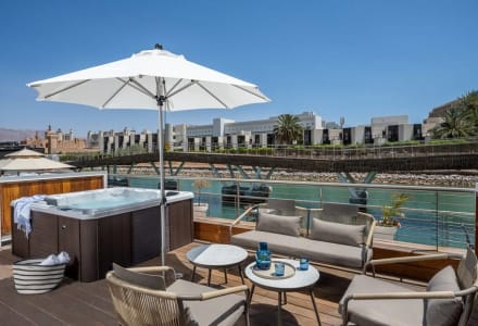 סוויטה ג'וניור גן פונה למרינה עם ג'קוזי