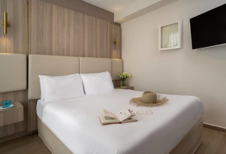 סוויטה רויאל אקזקיוטיב פונה למרינה עם ג'קוזי