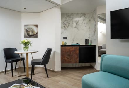 סוויטה רויאל אקזקיוטיב פונה למרינה עם ג'קוזי