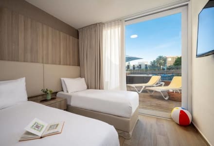 סוויטה רויאל אקזקיוטיב פונה למרינה עם ג'קוזי