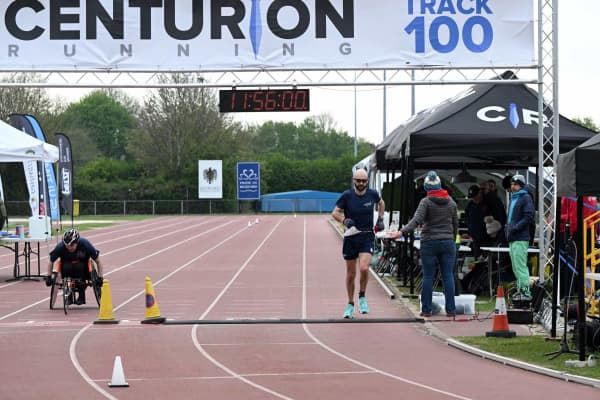 Hour 7 Running Resources - 100 Mile age group World Record