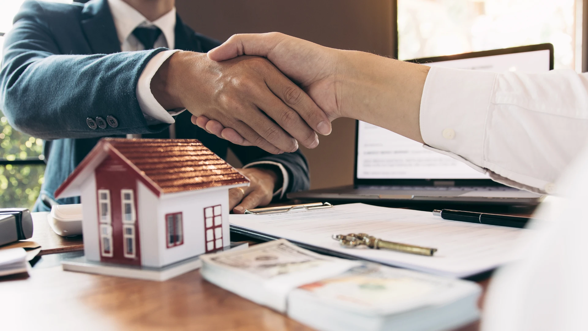 Who Are Real Estate Investors + 5 Tips To Find Them
