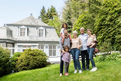 Washington DC homeowners exploring we buy houses solutions for a fast sale
