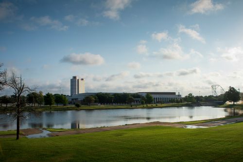 Arlington Texas skyline and Metroplex real estate market with housing demand across nearby suburban communities