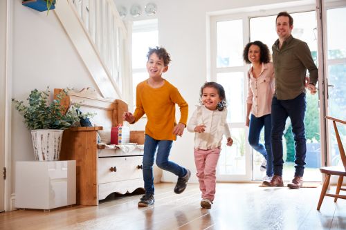 Portland homeowners exploring we buy houses services for a quick closing