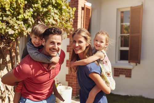 Virginia homeowners considering we buy houses services for a quick closing