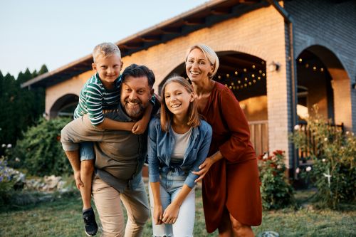 Los Angeles homeowners exploring we buy houses services for a fast sale option