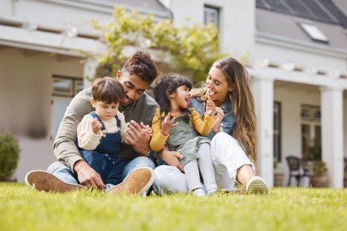Arlington homeowners considering we buy houses services for a fast sale