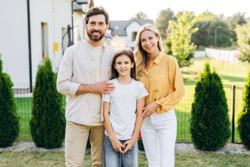 Georgia homeowners considering we buy houses services for a quick closing
