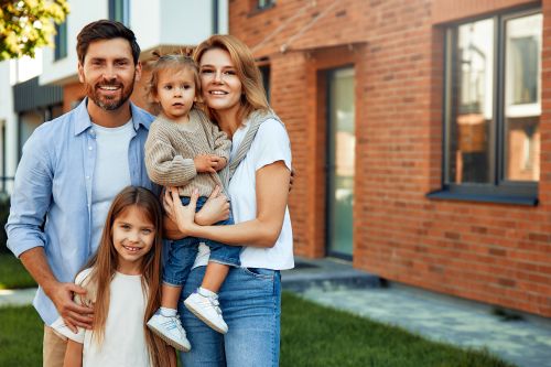 New Mexico homeowners exploring we buy houses services for a fast closing