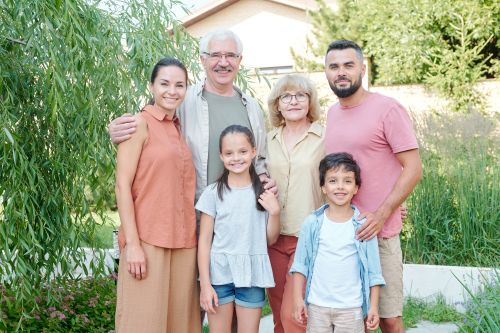 El Paso homeowners considering we buy houses services for a quick closing