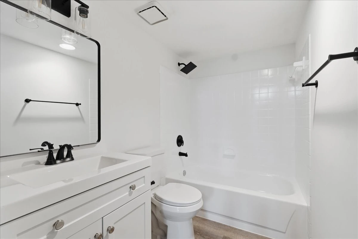 807 N Howard St #324, Alexandria, VA 22304