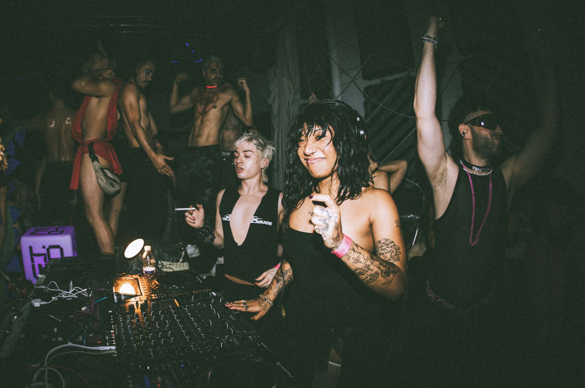 Howl_Rave_18_100_epw4gz