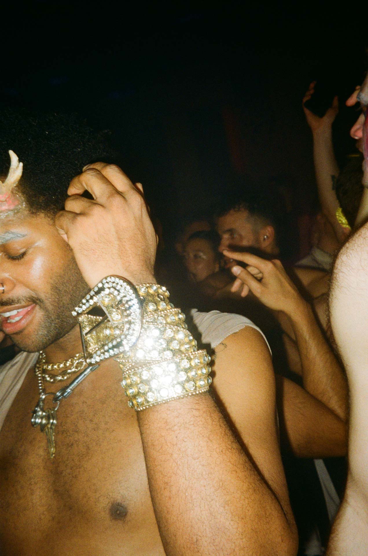 Howl_Rave_18_052_o95w0s
