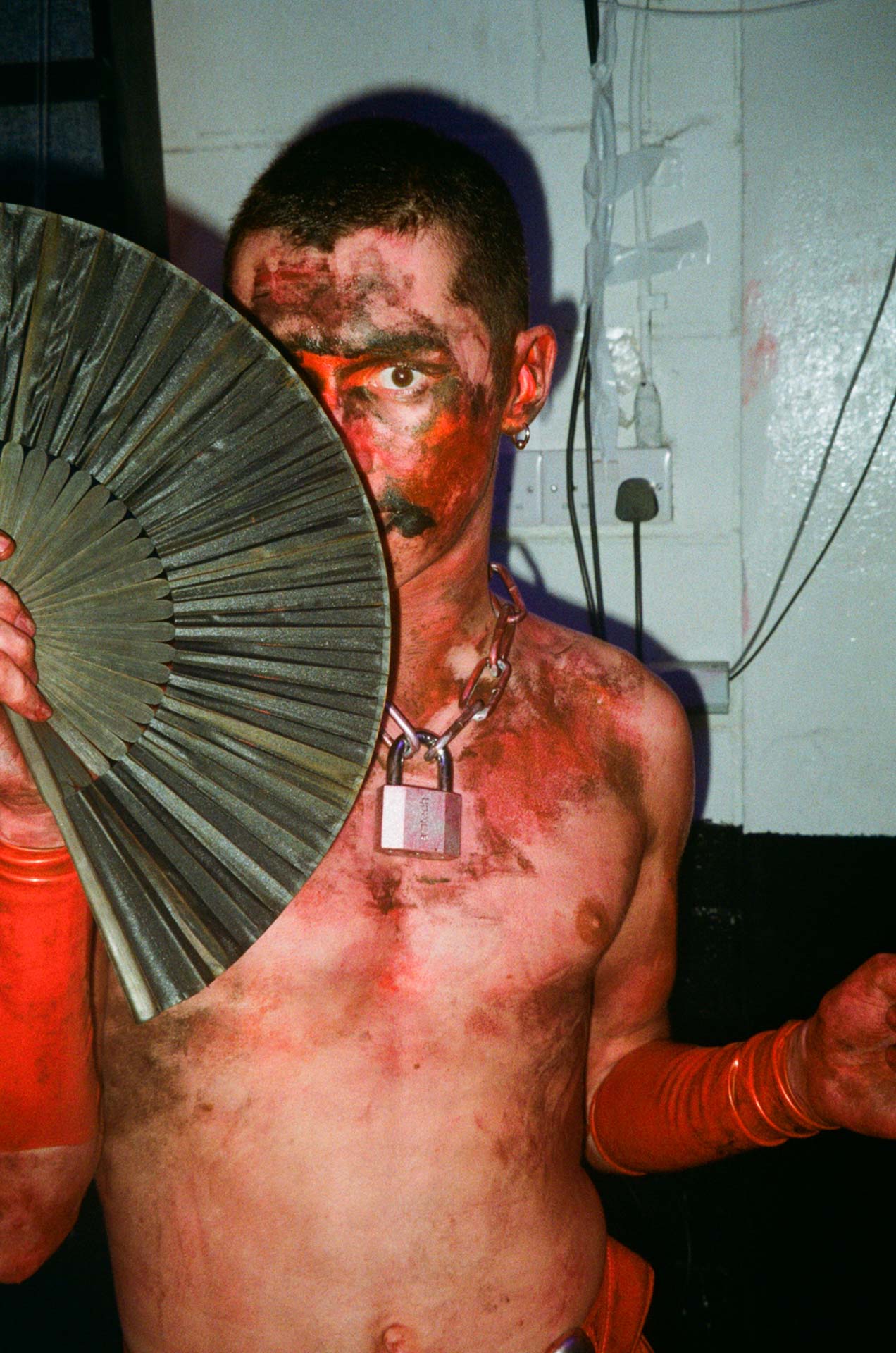 Howl_Rave_18_038_glxagj
