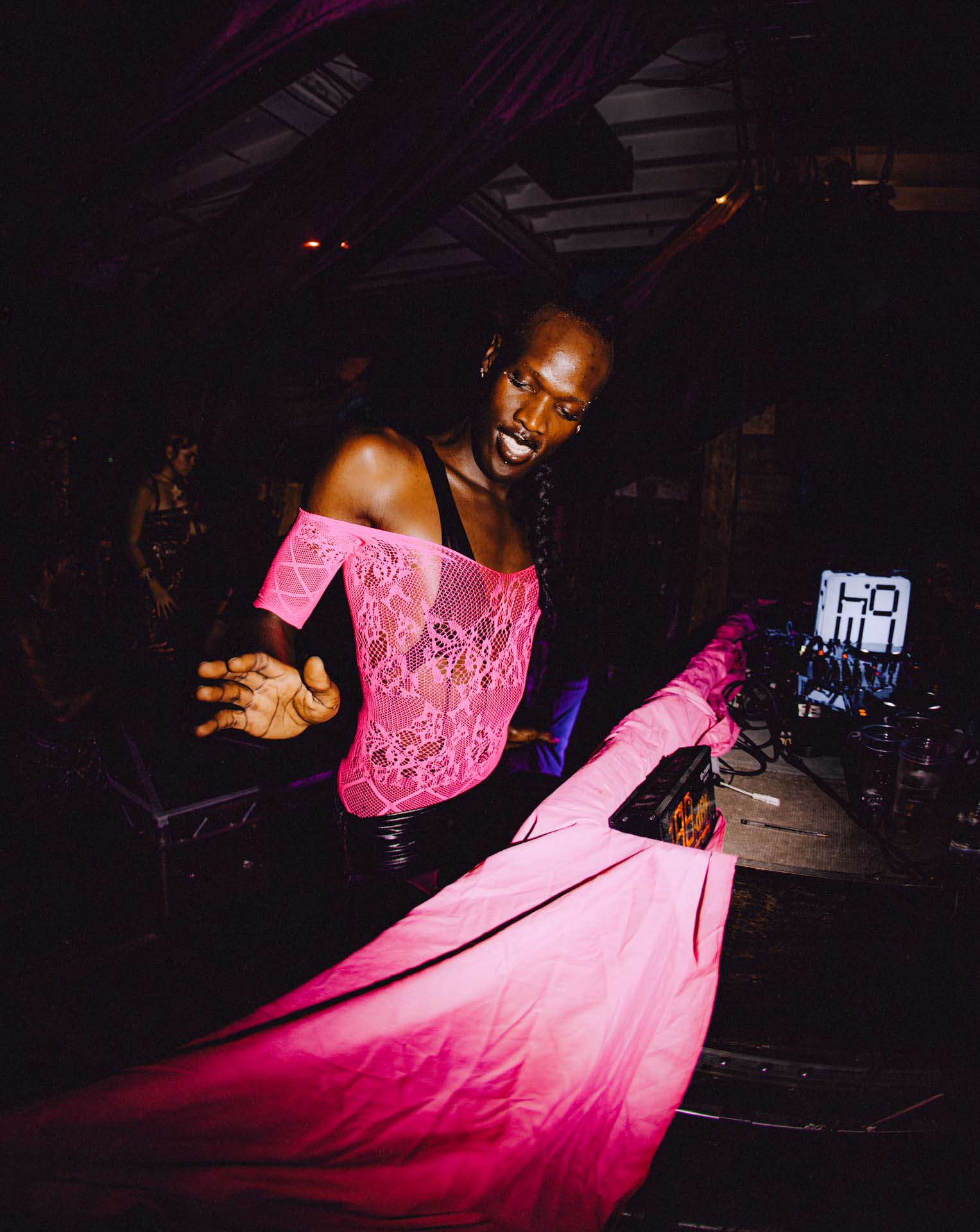 Howl_Rave_18_022_u54rlz