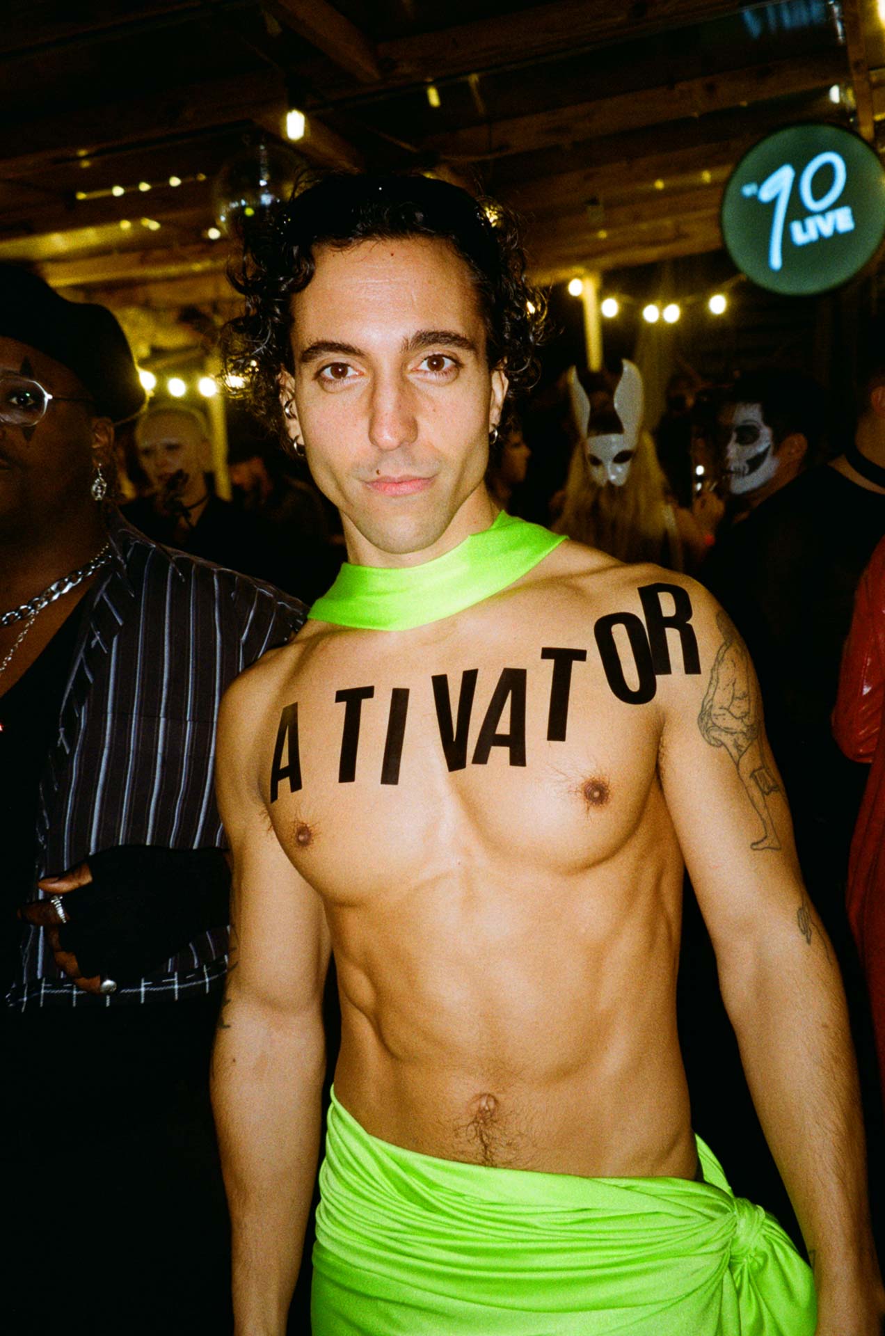 Howl_Rave_18_149_bktyr8