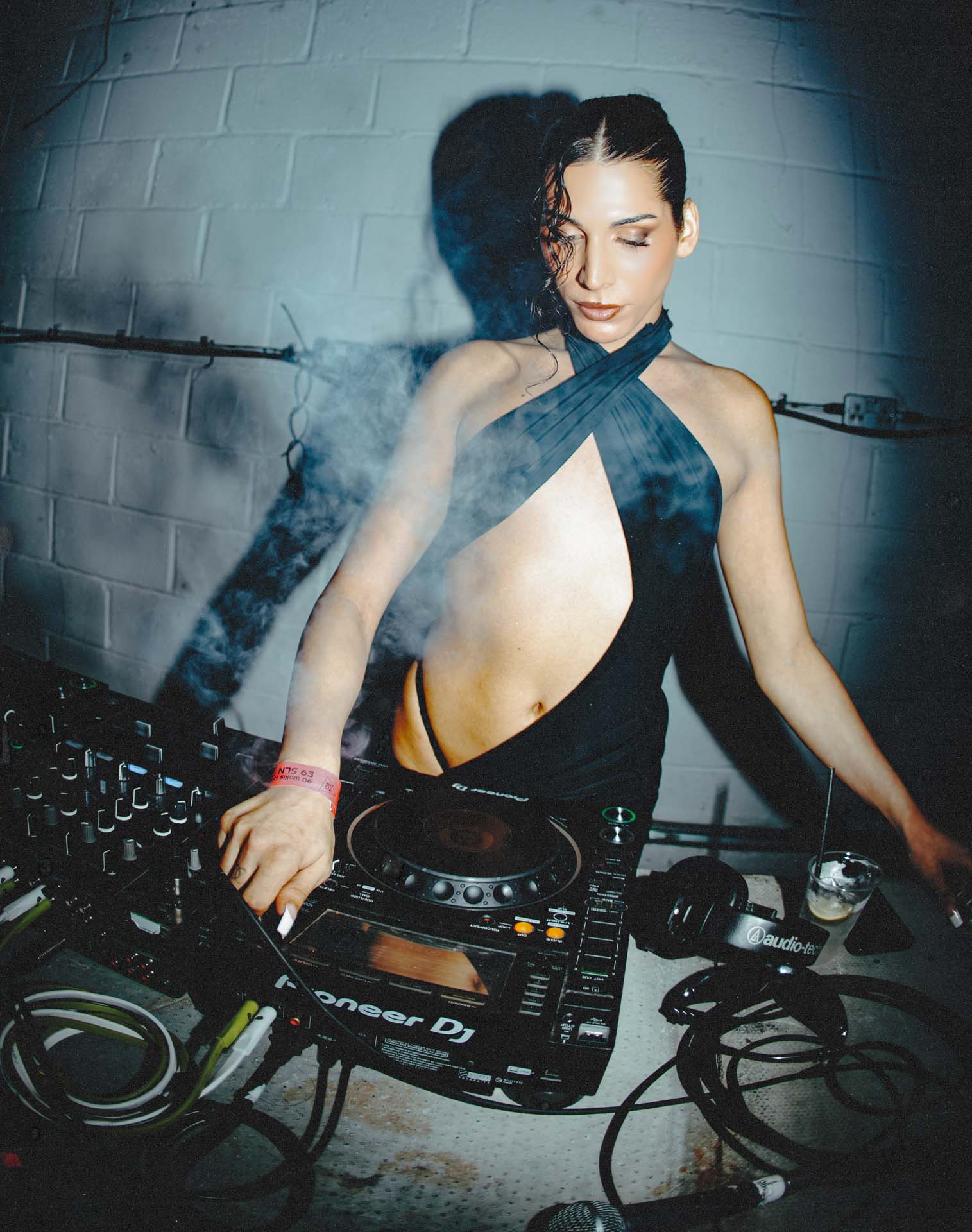 Howl_Rave_18_107_jw5dzu