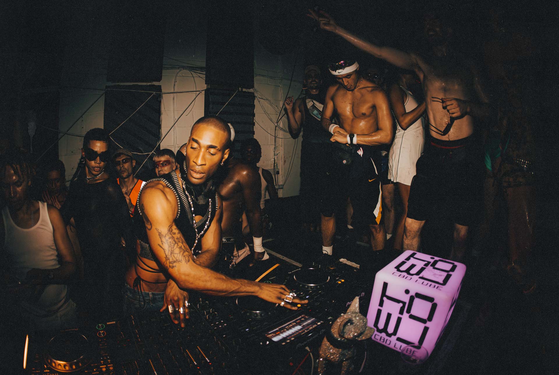 Howl_Rave_18_104_bx35ax