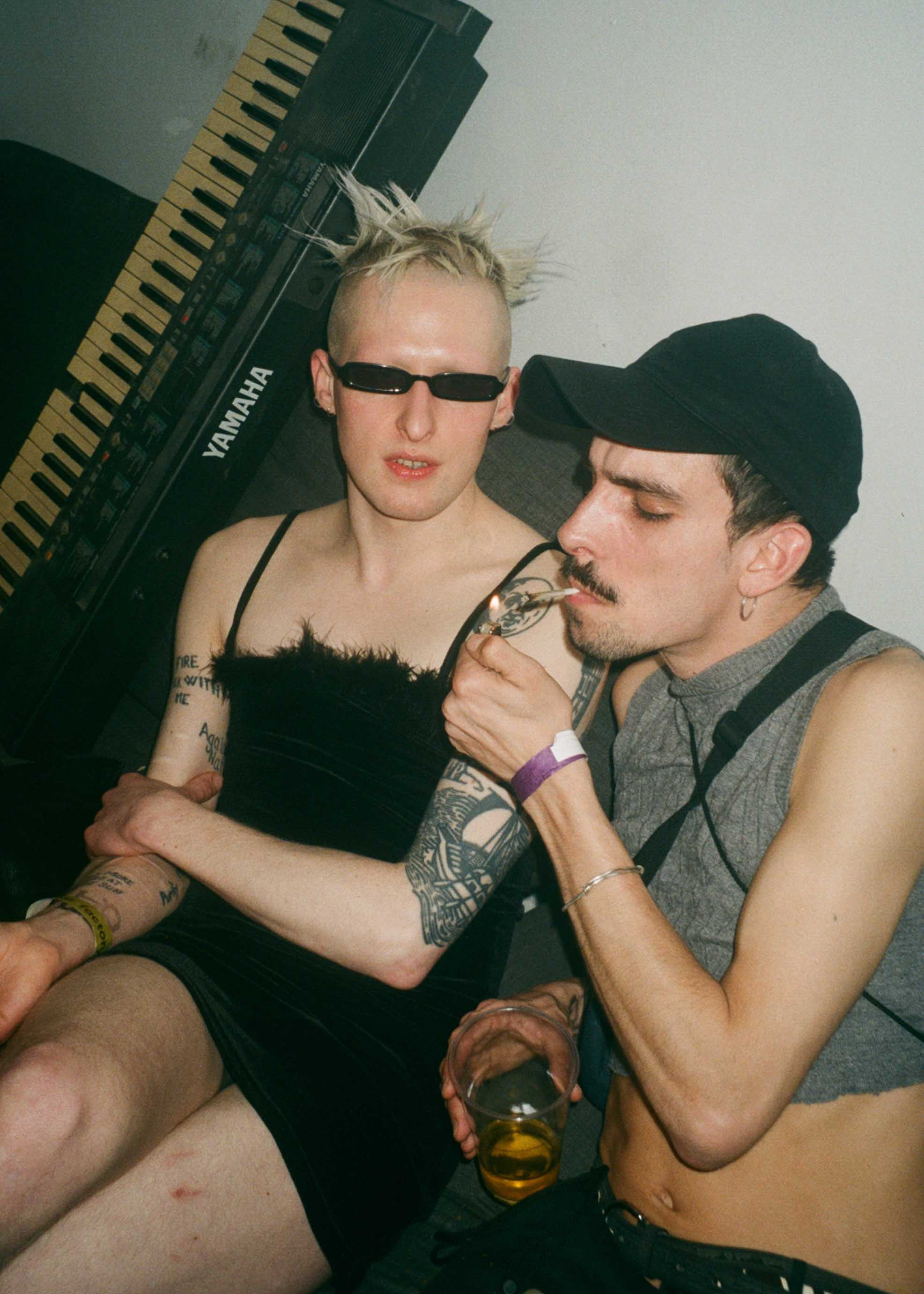 Howl_Rave_5_317_z0v5eh