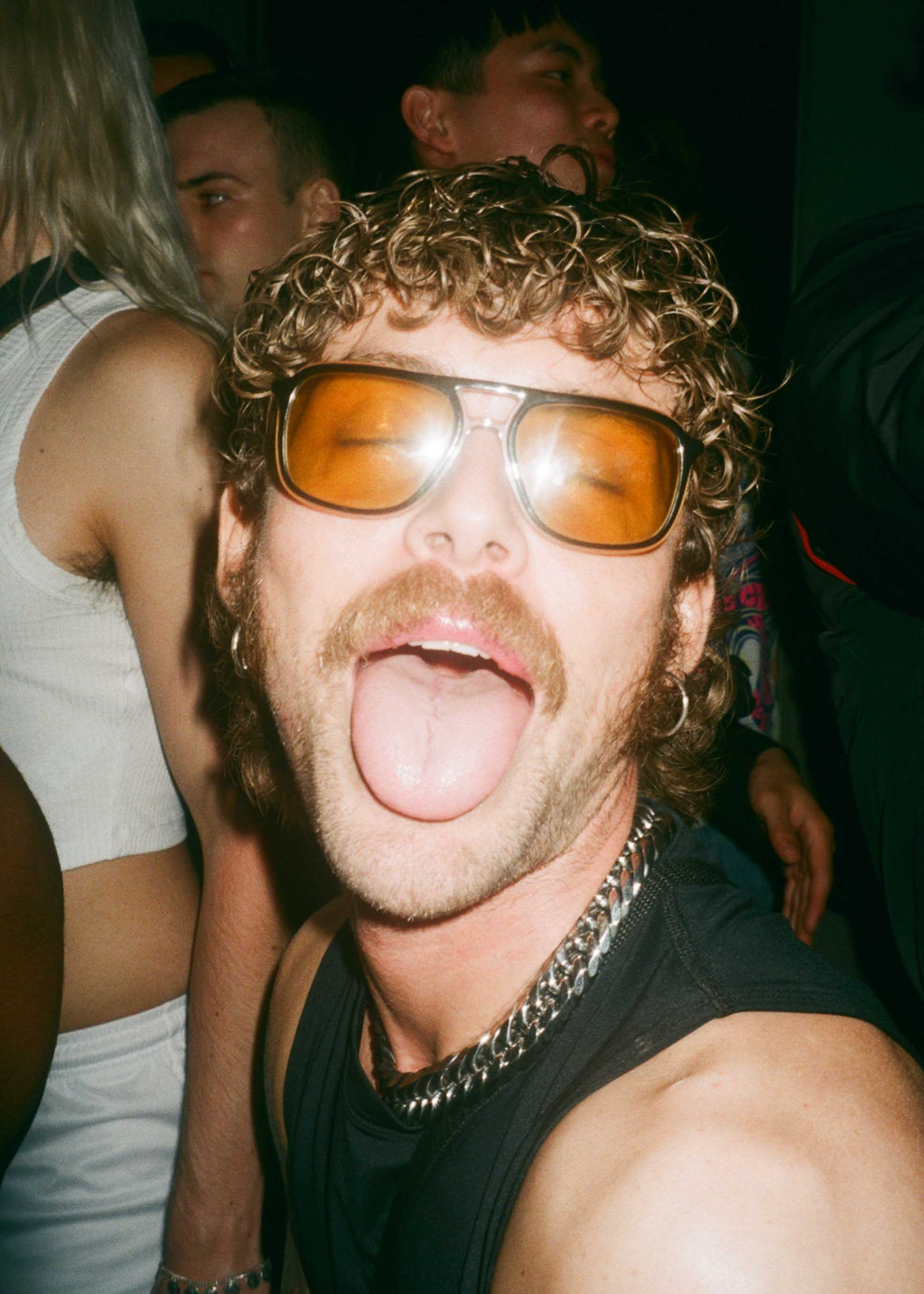 Howl_Rave_5_285_j6ynm7