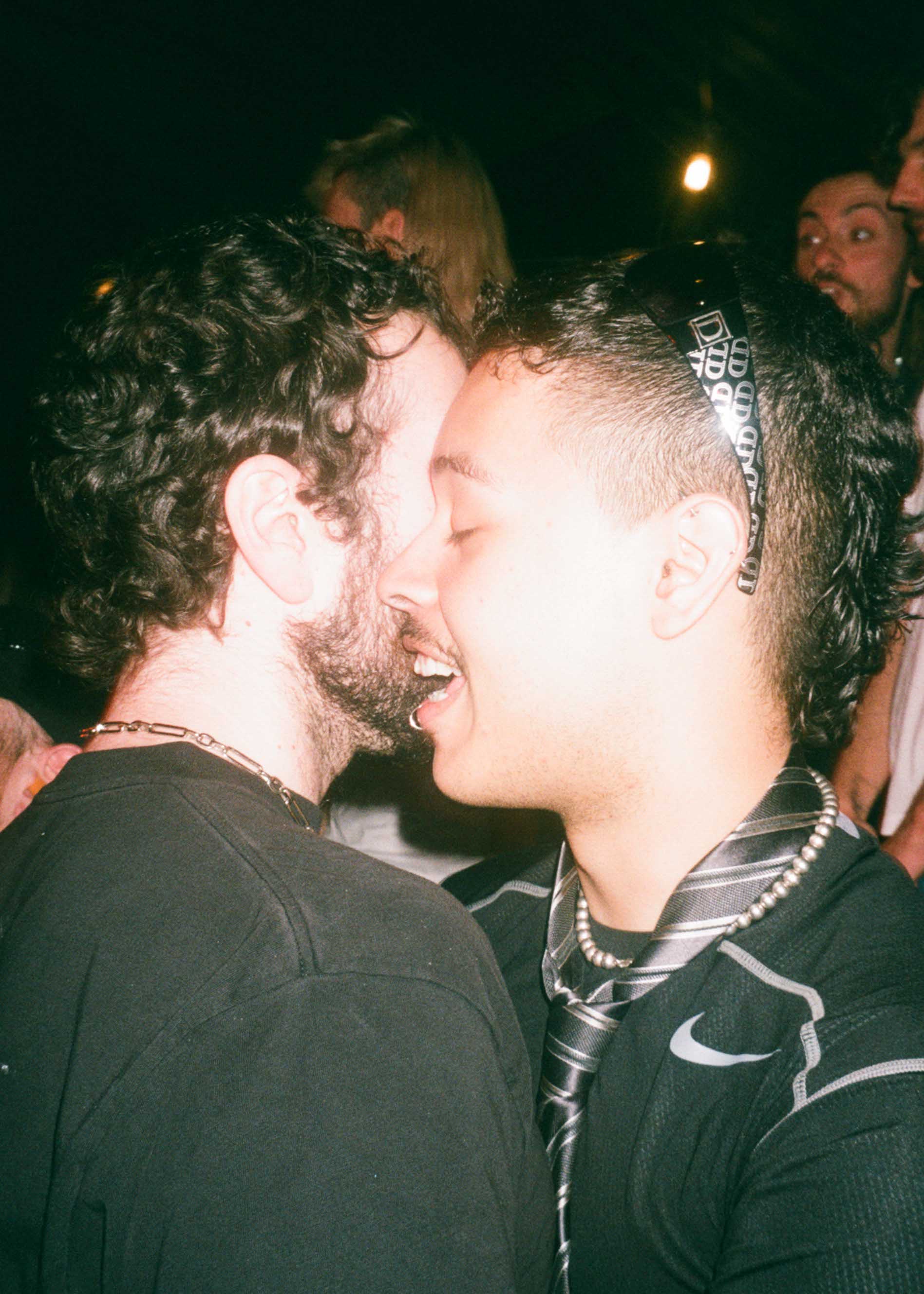 Howl_Rave_5_249_ebcmvw