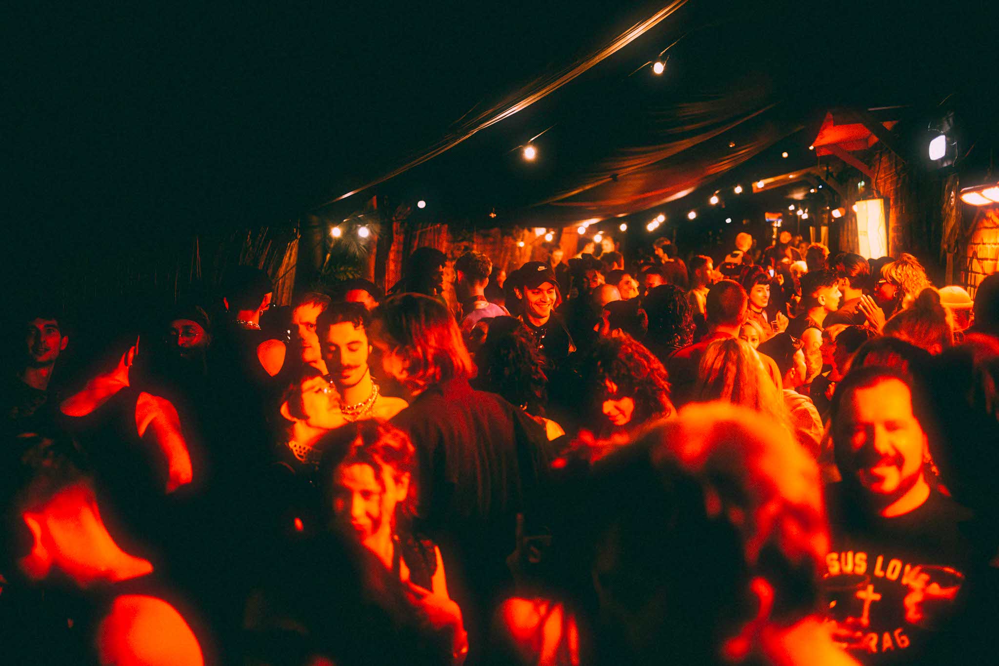 Howl_Rave_5_162_qp5oan