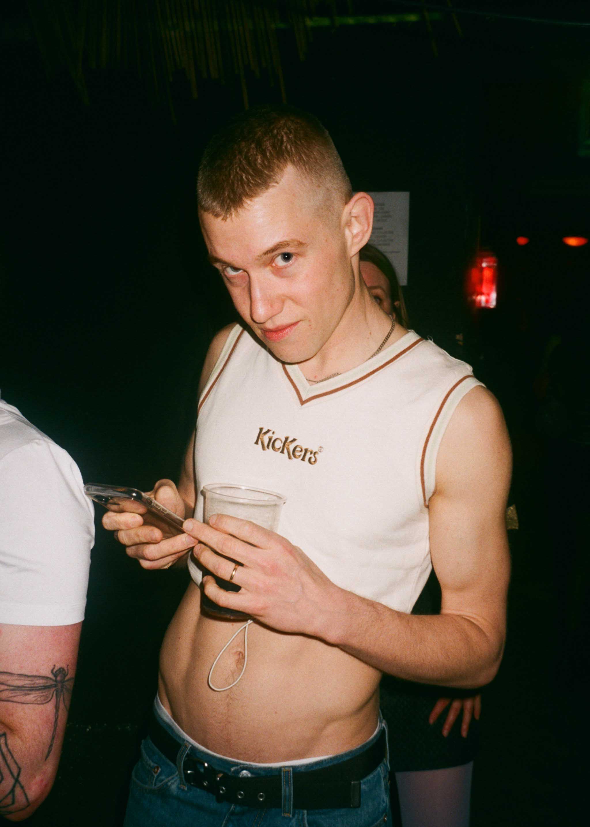 Howl_Rave_5_133_aq56tm