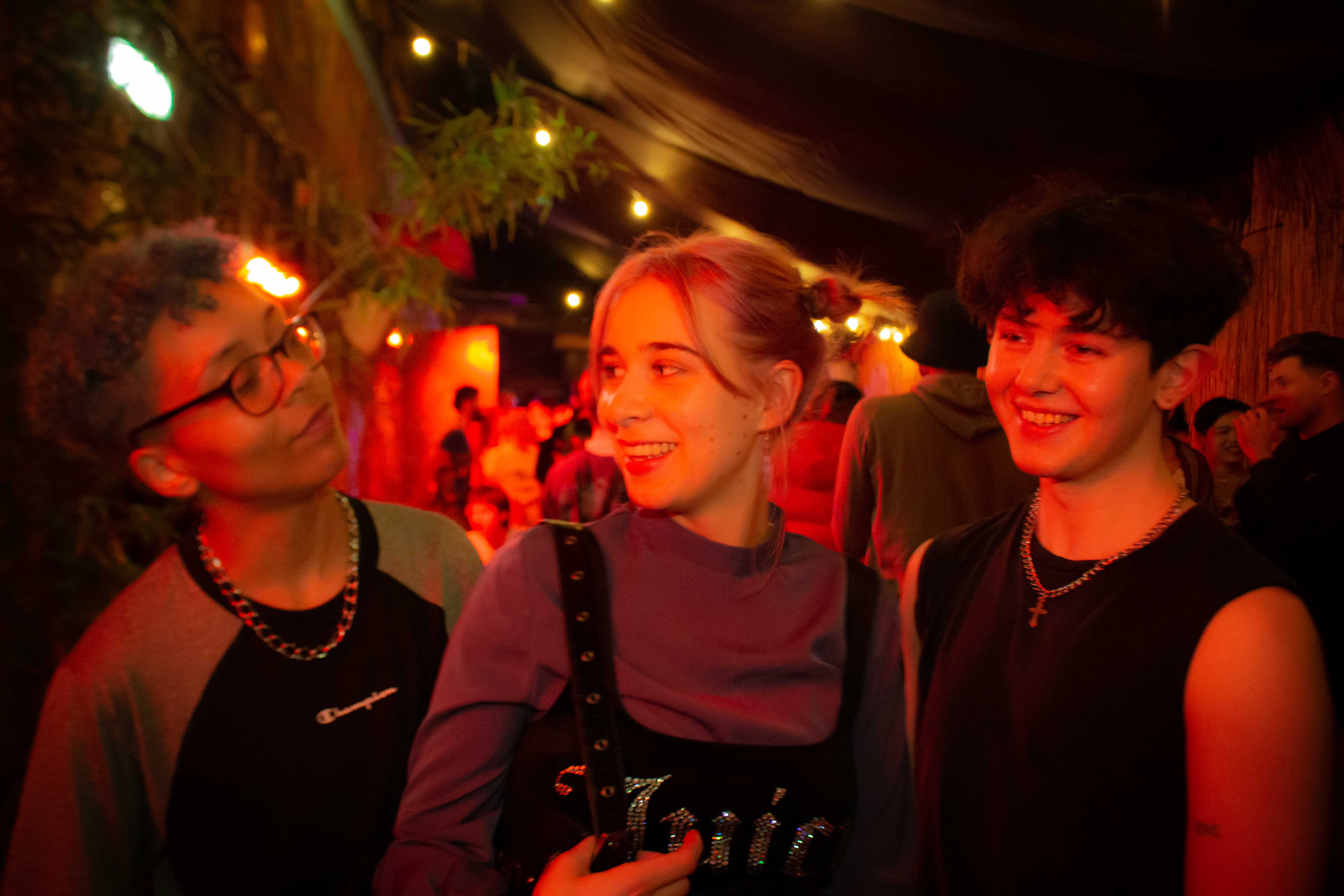 Howl_Rave_6_158_oeywpd