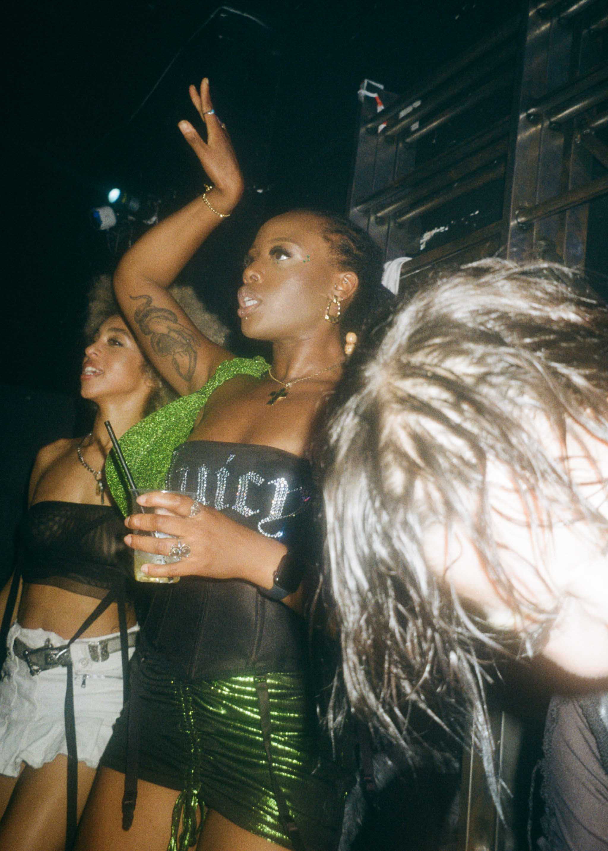 Howl_Rave_6_147_b2rmhd