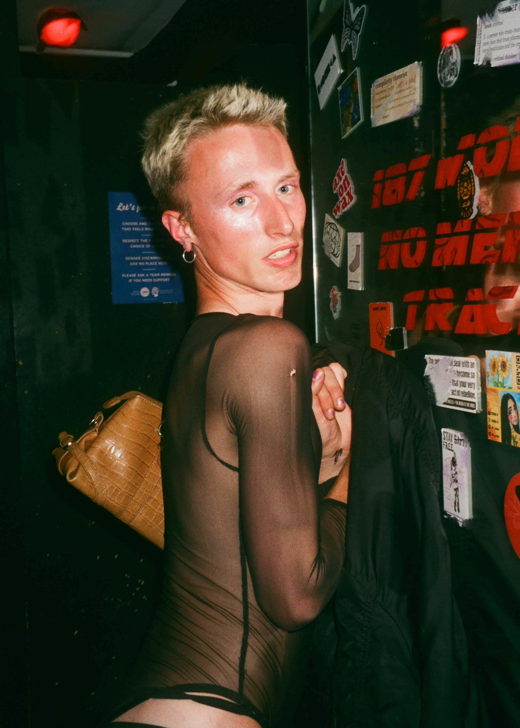 Howl_Rave_6_142_dxr6u2