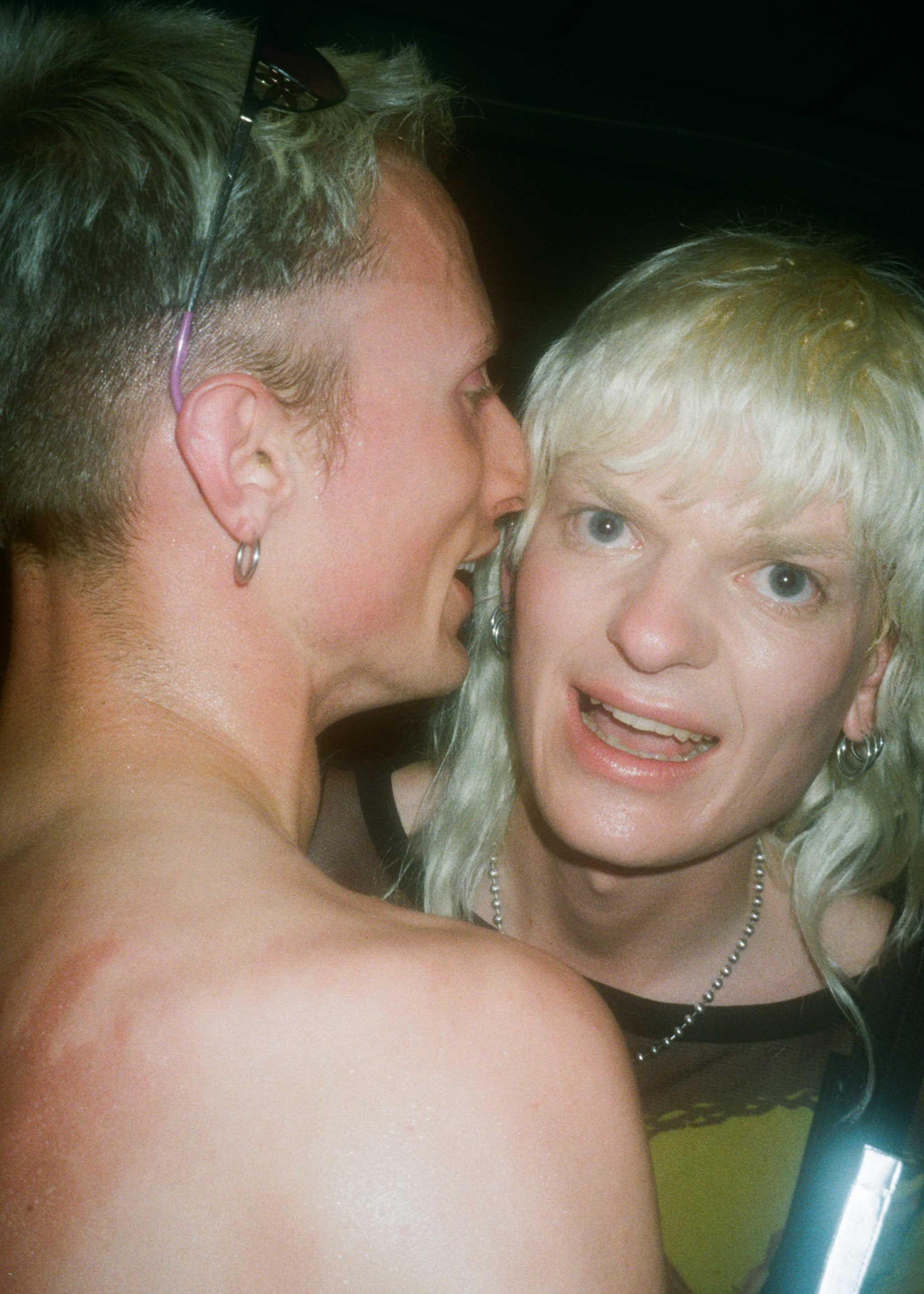 Howl_Rave_6_101_z38vtv