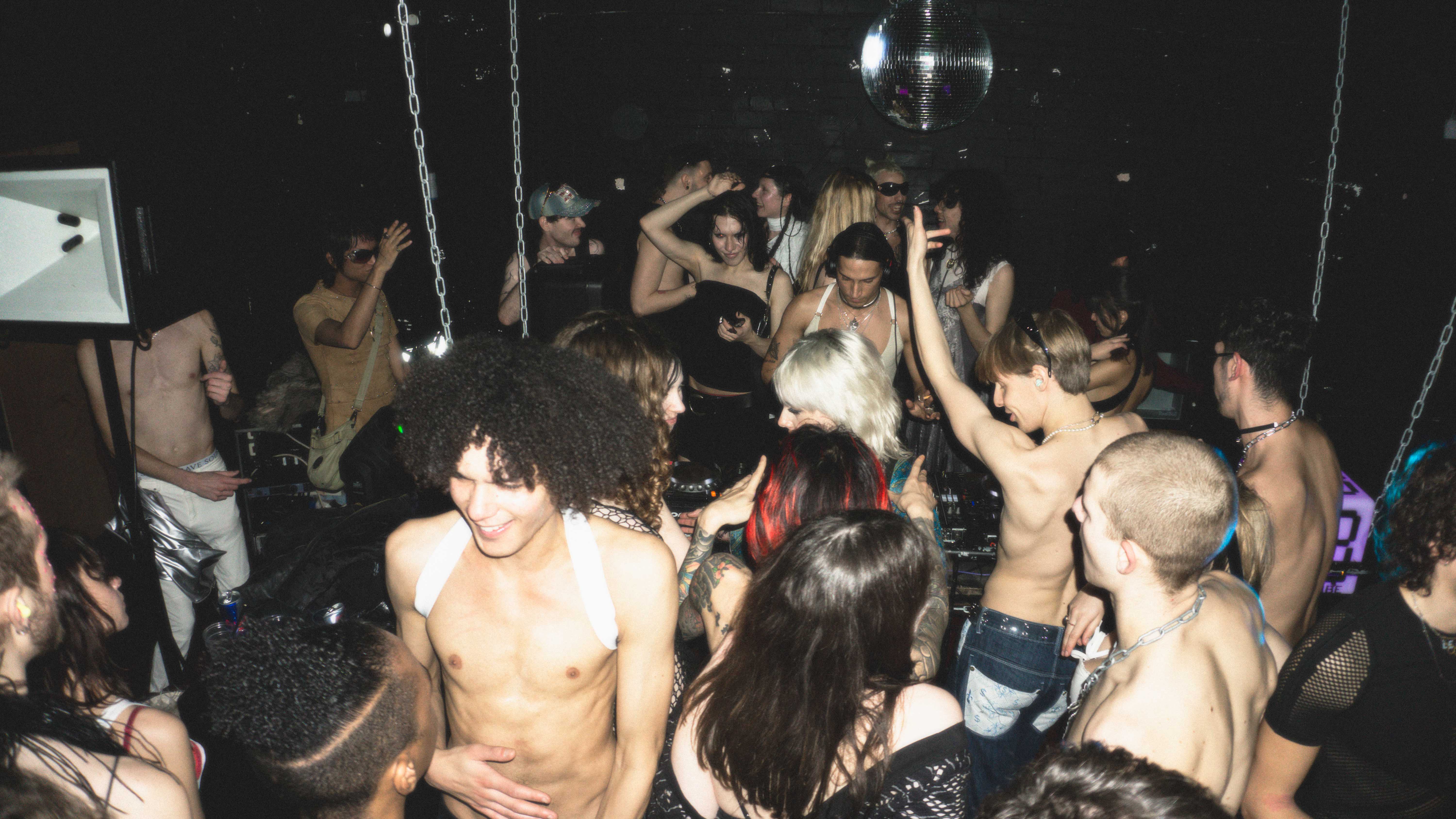 Howl_Rave_09_070_anib1p
