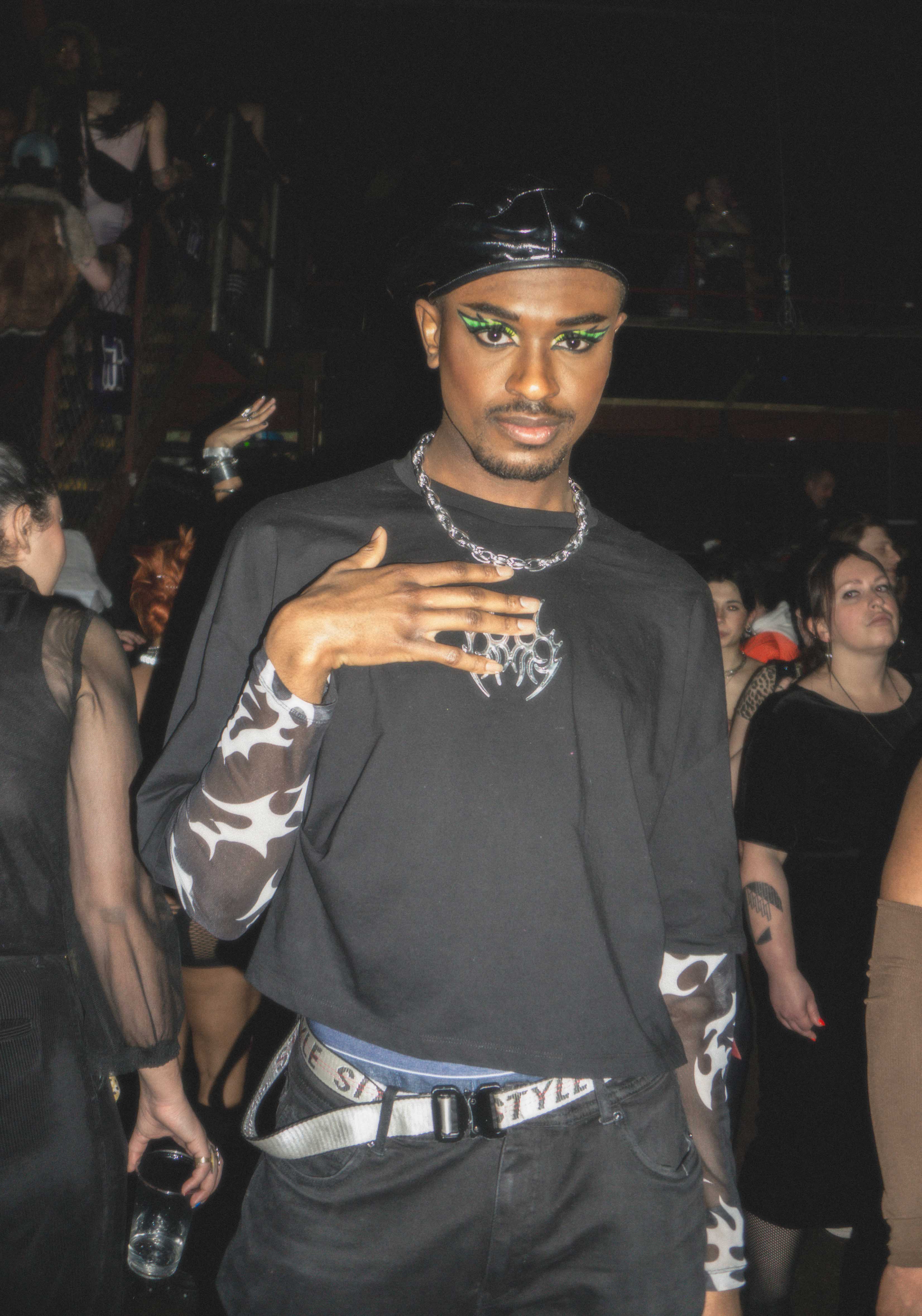 Howl_Rave_09_061_z2xcq2